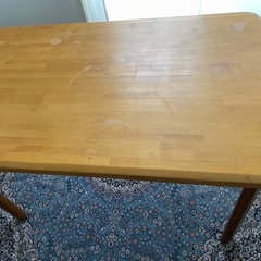 ダイニングテーブルの画像