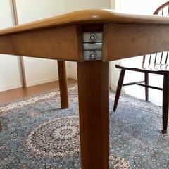 ダイニングテーブルの画像