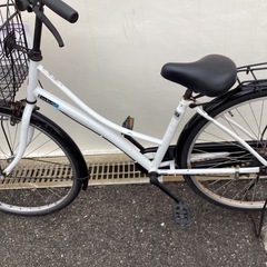 🚲店頭在庫40台🚲春日市🚲26インチ自転車🚲26インチ🚲白色🚲A21 AＥ17643🚲No349の画像