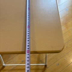 折り畳みテーブルの画像