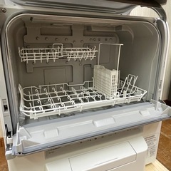 人気商品!! ファミリータイプ!! Panasonic 電気食器洗い乾燥機 2022年 NP-TSP1-Wの画像