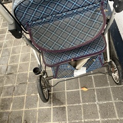 ショッピングカート/椅子　手押し車の画像