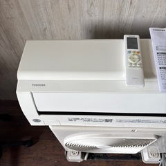 美品　東芝　TOSHIBA　エアコン　RAS-H221M(W)　2021年製　6畳の画像