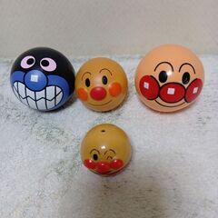 アンパンマン　時計おもちゃ＆音がなるおもちゃ＆ボールなど13点セットの画像