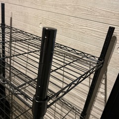 【シルバー▶︎ブラックに塗装済】4段スチールラック　の画像