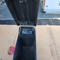 gc10ハコスカs46センターコンソール　スイッチ付 希少オートルック　シフトブーツ付き オマケでドアのポッチ付の画像