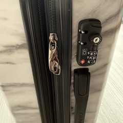 美品✨️CALPAKスーツケースの画像