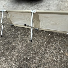 コット（キャンプのベッド）の画像