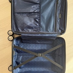 美品✨️CALPAKスーツケースの画像