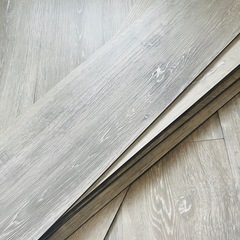 フロアタイル　置くだけタイプの画像