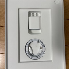 iPad（A16）　128GB シルバー　保護ケース　保護フィルム　セットの画像