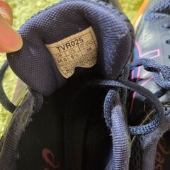 ASICS　バレーボールシューズ　24.0  ネイビー×ピンクの画像