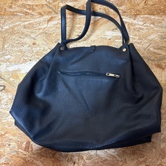 大容量 ハンドバッグの画像