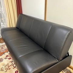 ソファーベッド　テーブルセットの画像