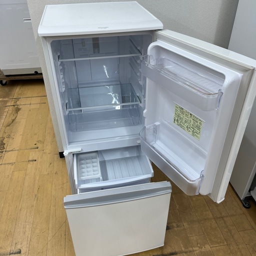 SHARP シャープ ノンフロン冷凍冷蔵庫 SJ-14E5-KW 2018年製 定格内容積137L 2ドア キッチン家電 冷蔵庫 のご紹介です！