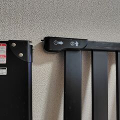KATOJI ベビーゲート 黒 取付幅 76～86cm ②の画像