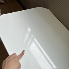 白い折り畳みテーブルの画像