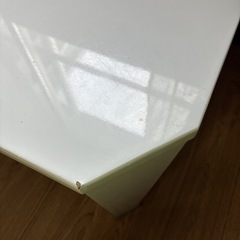 白い折り畳みテーブルの画像