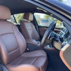 岡山【自社ローン】保証人無可★全国対応★523i【エクスクルーシブスポーツ】Ｍスポ/走行中TV可/Bluetooth/バックカメラ/レザーシート/パワーシート/シートヒーター/パドルシフト/HUD/カーテシーライト/ETCの画像