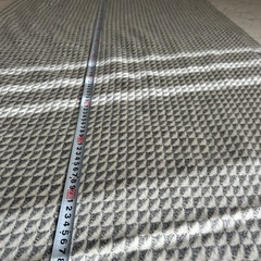 ウール100% 150×240 グレーとホワイトのチェック模様の画像