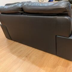 ニトリ 2人掛けワイドソファ中古品 本革の画像