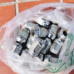 ホンダフリードで使っていたスタッドレスタイヤ4本・FALKEN「ESPIA W-ACE」185/70R14 88S【3シーズン使用】の画像