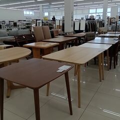 ★リユースのサカイ日立店★HJ8259  テーブル ブラウン H73×D75×W75 クリーニング済み の画像