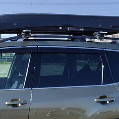 INNO イノ― ウェッジ 660 マット ルーフボックス　+　スバル SK系 フォレスター(ルーフレール付車)用ベースキャリアセットの画像