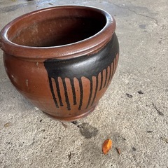 壺　50cm直径大きい方の画像