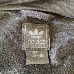 アディダス  ジャージ 黒 上着の画像