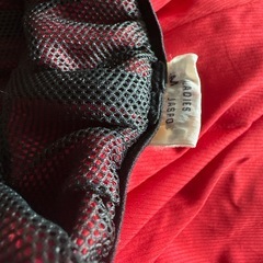 エレッセ レッドジャージの画像