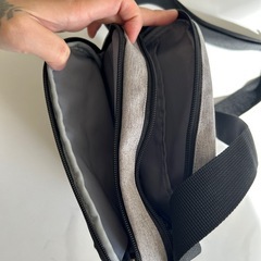 グレーかばんの画像