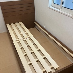 【12/20迄の特価販売】ニトリ　シングルベッドフレーム　収納付き　すのこの画像