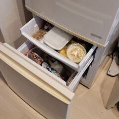 【無料】シャープ 小型冷蔵庫（下段冷凍庫付き）の画像