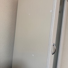 すきま収納棚の画像