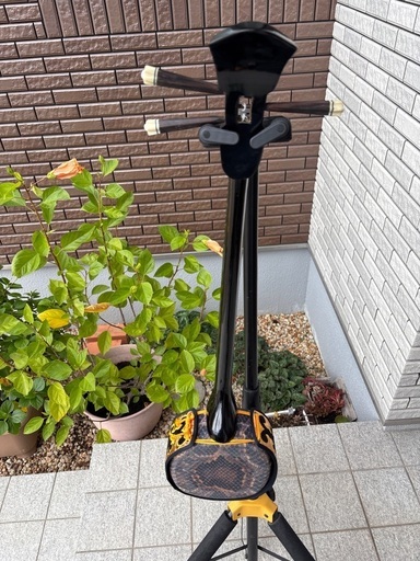 三線 本体 黒 木製 オレンジ装飾