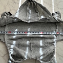 adidog フード付き犬服 グレー ストライプの画像