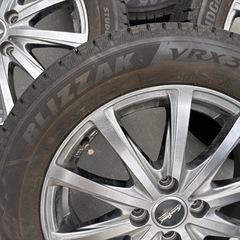 スタッドレスタイヤの画像