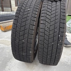 スタッドレスタイヤの画像