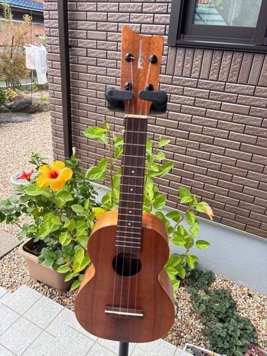 【ハードケース付属】カマカ　ウクレレ　KAMAKA HF-2 コンサートサイズ　本体使用感なし