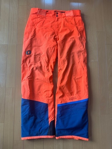 オンヨネ(ONYONE) デモ向けスキーウェア 2019-20モデル 上下セット(税込定価合計88,000円) オンヨネ(ONYONE) デモ向けスキーウェア 2019-20モデル 上下セット