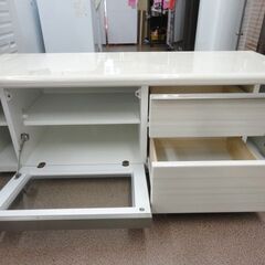 テレビボード 幅125㎝ ホワイト系 エナメル調 ニトリ ポスティア ローボード テレビ台 リビングボード 西岡店の画像