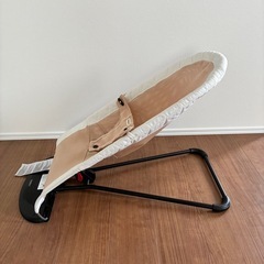 ベビービョルン　バウンサー　ピンクベージュ　メッシュ素材の画像