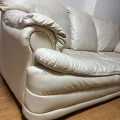 三人掛けソファーの画像