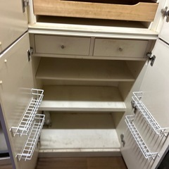 食器棚 2つ バラ売り可の画像