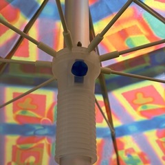 【日除】ビーチパラソル ガーデンパラソル サンシェード／テラス ベランダ 庭 キャンプ 海 BBQ レジャー アウトドア／日差し対策 角度調整 アルミポール／カラフル柄 レトロデザイン／屋外 イベント 釣り ピクニック 日陰づくり 物干し場の陽よけ 玄関先にもの画像