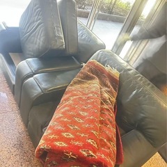 3人掛けソファ + シングルソファ2脚の画像