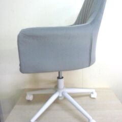 未使用/新品　訳あり特価　デスクチェア クッション キャスター付き 回転式 ベロア調　グレー　ニュアンスカラー ホワイト脚 チェアの画像