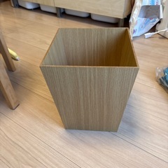 ゴミ箱の画像