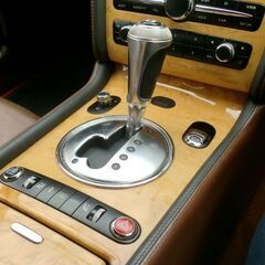 ❑全国自社ローン対応❑        ●平成18年10月登録ベントレー フライングスパー 4WD の画像